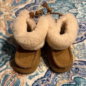 Ugg Excellent Like New Cozy Brown Baby Booties with Cream Fur Lining Size 1 Baby
